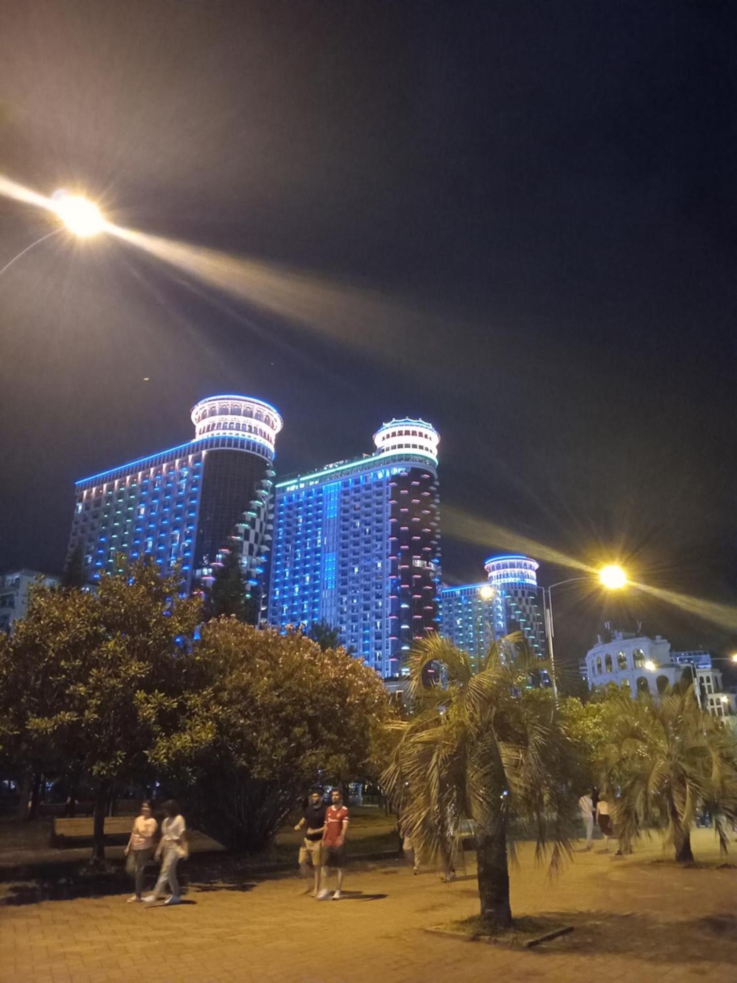 Orbi Batumi Apart Hotel Sea View Bagian luar foto
