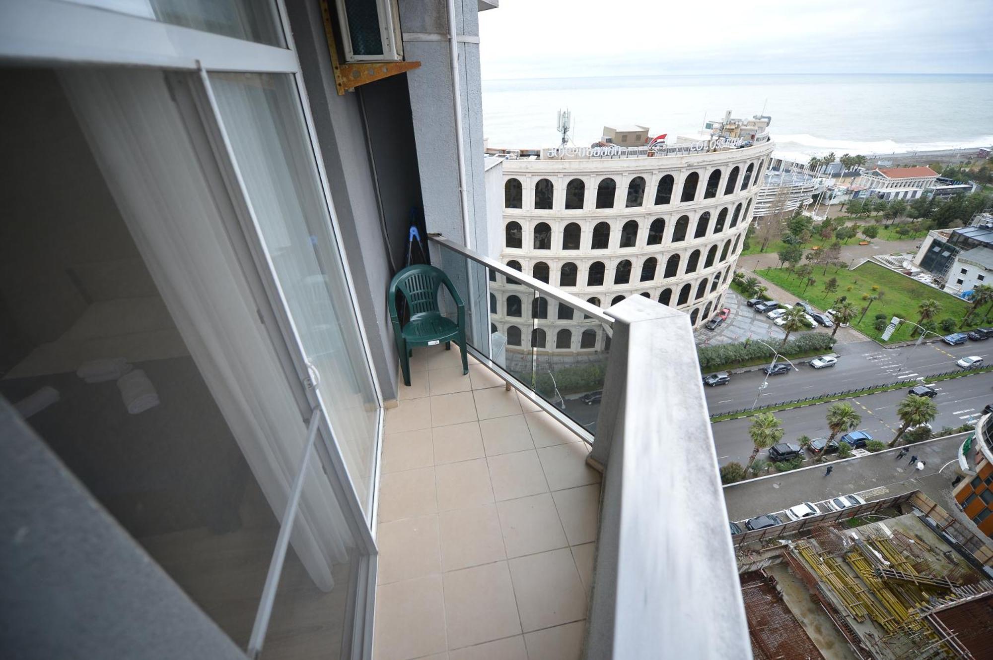 Orbi Batumi Apart Hotel Sea View Bagian luar foto