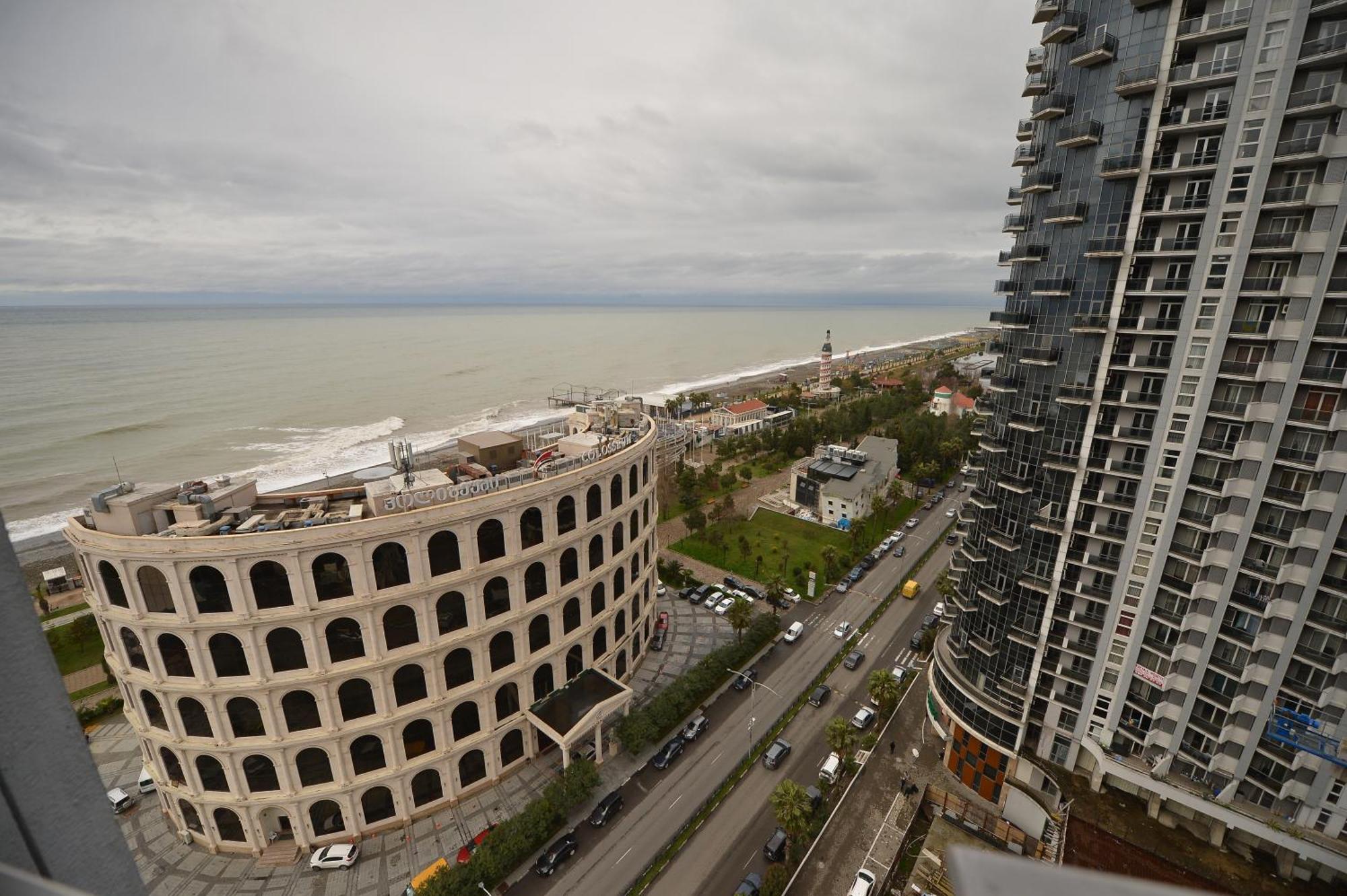Orbi Batumi Apart Hotel Sea View Bagian luar foto